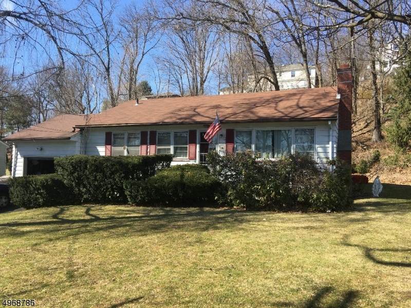 441 Morris Ave - Photo 1