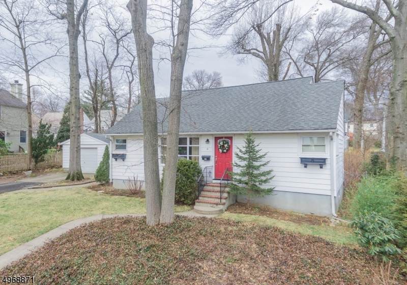 81 Grove St - Photo 1
