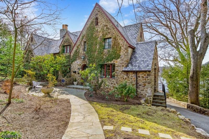 41 Lake Dr - Photo 1
