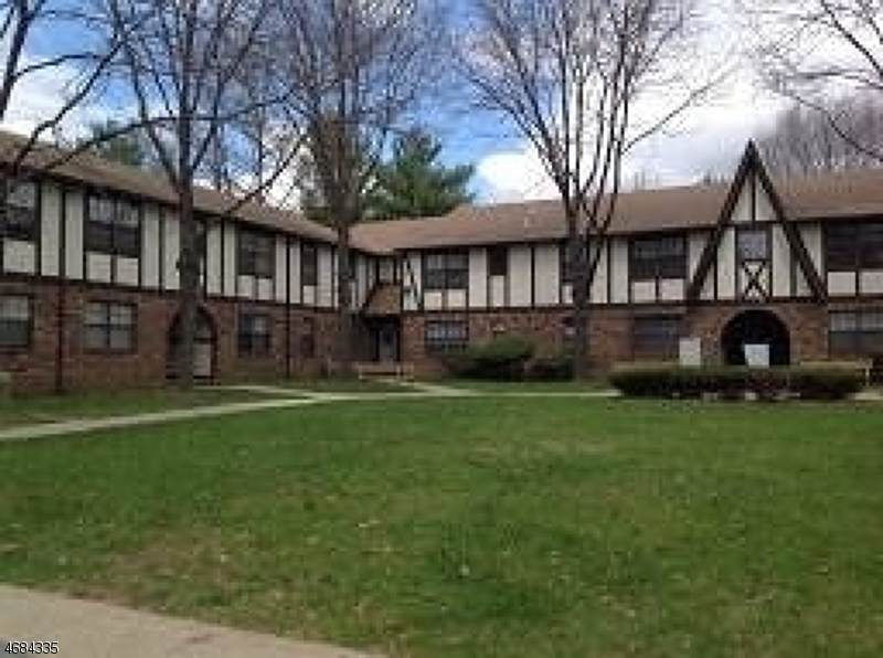 79 Pike - Photo 1