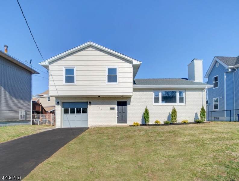 425 Linden Ave - Photo 1