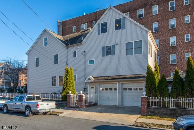 128 De Hart Pl - Photo 1