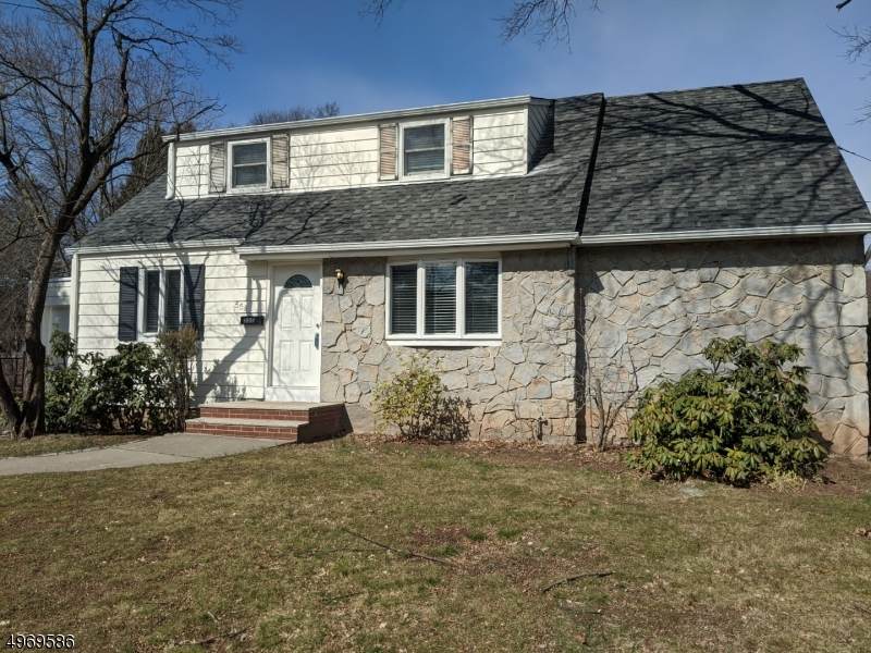 558 Mountainview Dr - Photo 1