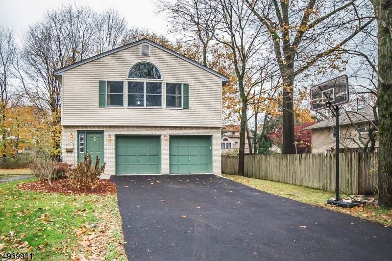 66 Riverdale St - Photo 1