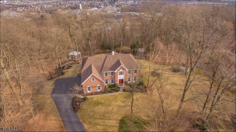 10 Ashley Dr - Photo 1