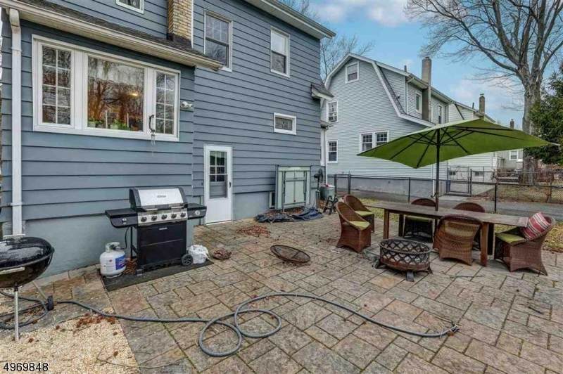 85 Washington Ave - Photo 1