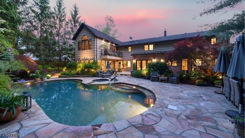 33 Divan Way - Photo 1