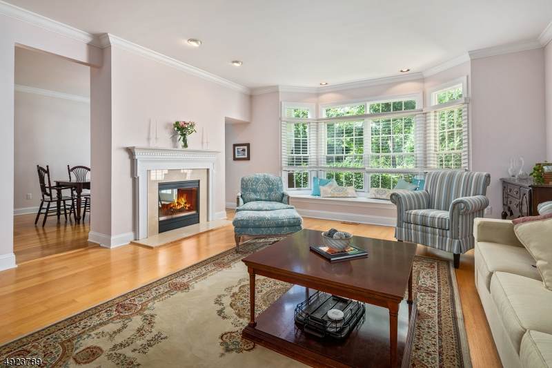 302 Lindabury Ln - Photo 1