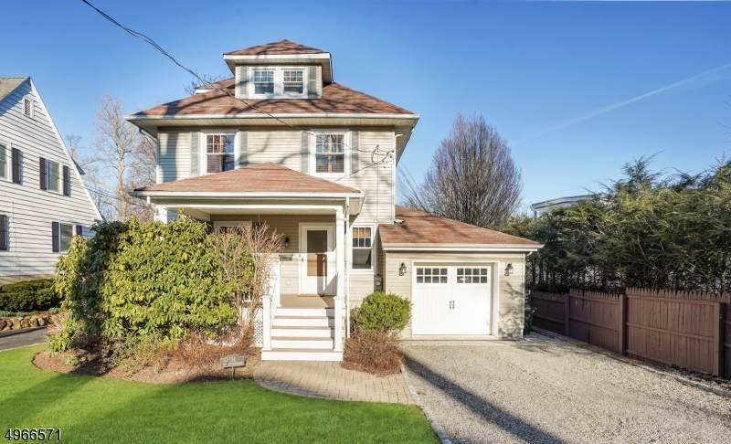 138 Pine Grove Ave - Photo 1