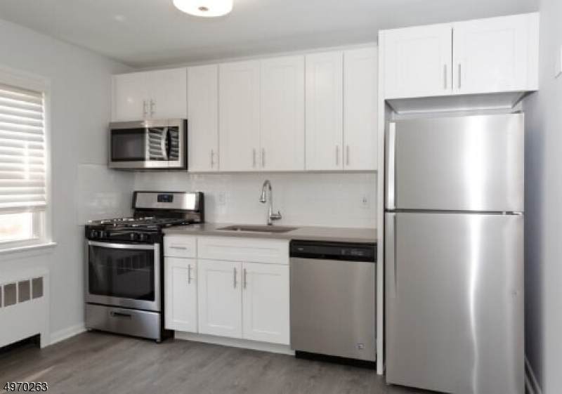 500 Main St - Photo 1