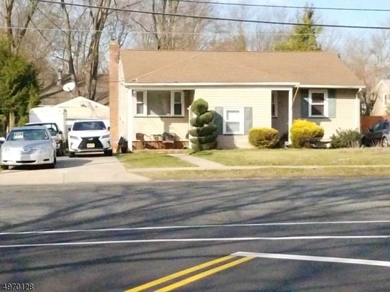 703 Maple Ave - Photo 1