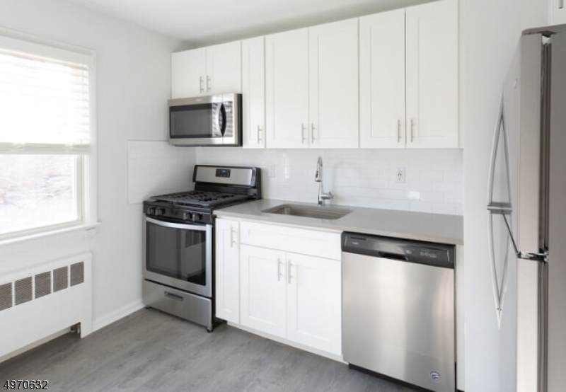 500 Main St - Photo 1