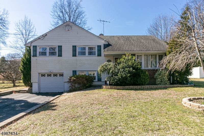 11 Lynn Drive - Photo 1