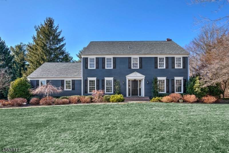 4 Carriage Way - Photo 1