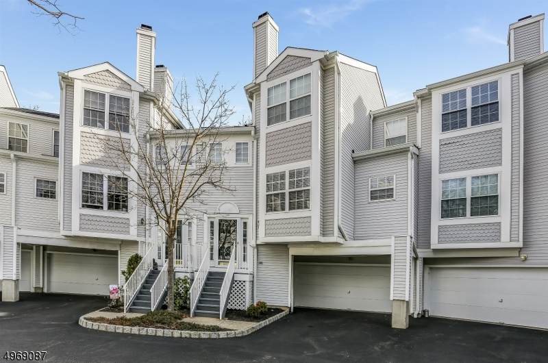 1609 Northcrest Ter - Photo 1