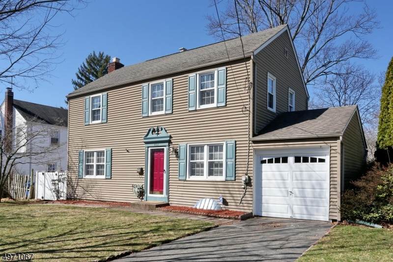 407 Hickory Ave - Photo 1