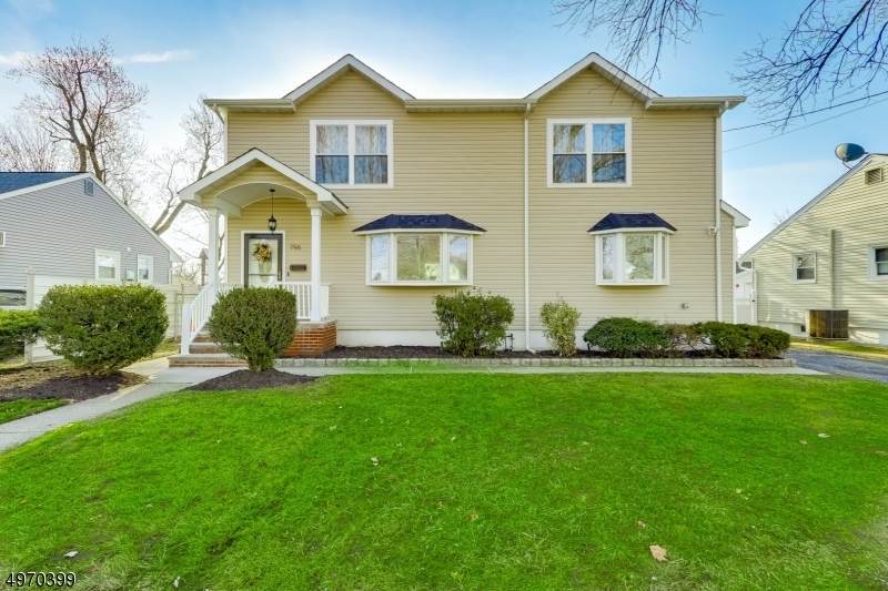 196 Field Ave - Photo 1