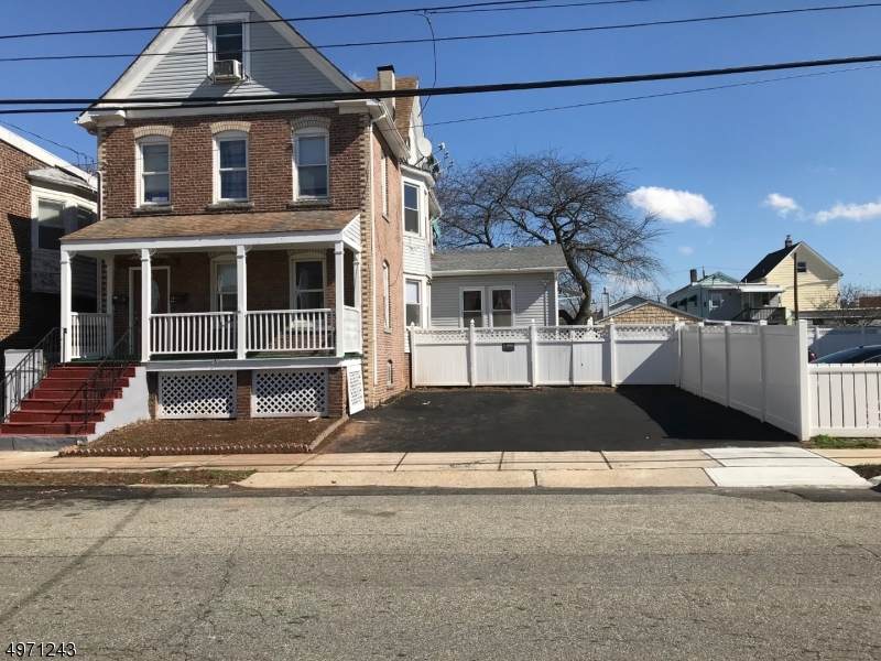8 Charles St - Photo 1