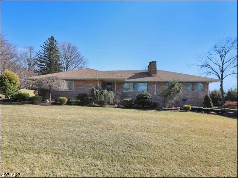 92 Surrey Dr - Photo 1