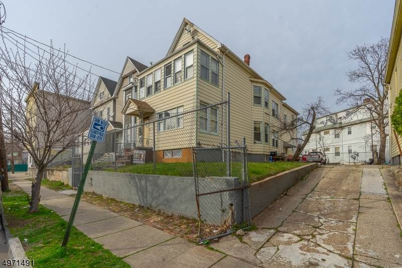 1065 Anna St - Photo 1