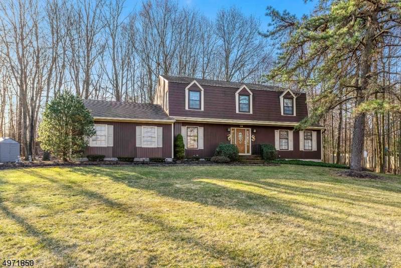 18 Radcliffe Dr - Photo 1