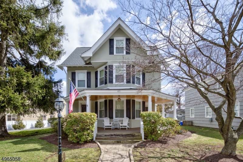 45 Wesley Ave - Photo 1