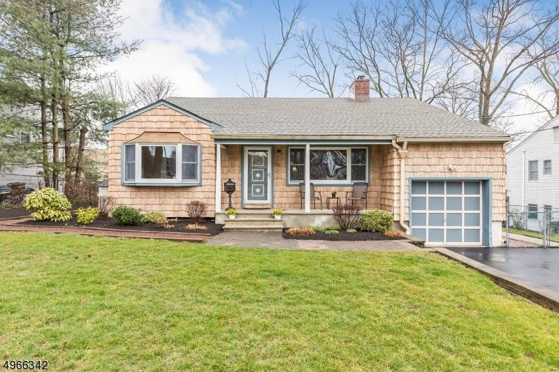 90 Kenilworth Blvd - Photo 1
