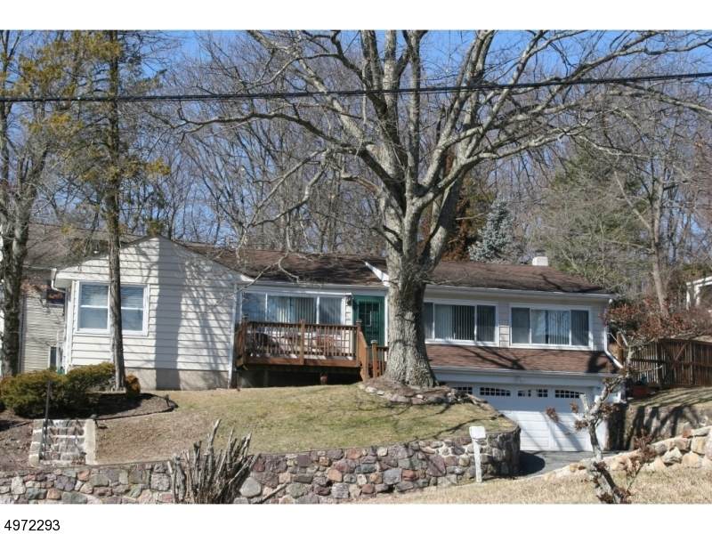 2 Cayuga Ave - Photo 1