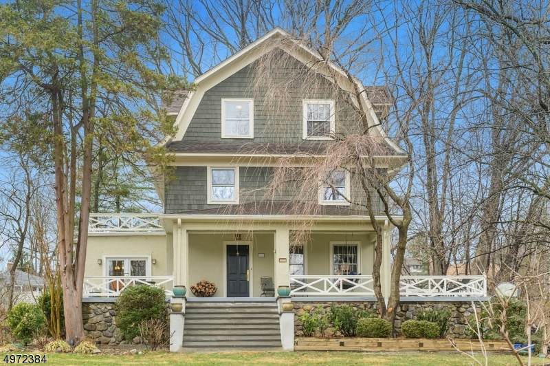 209 Morris Ave - Photo 1