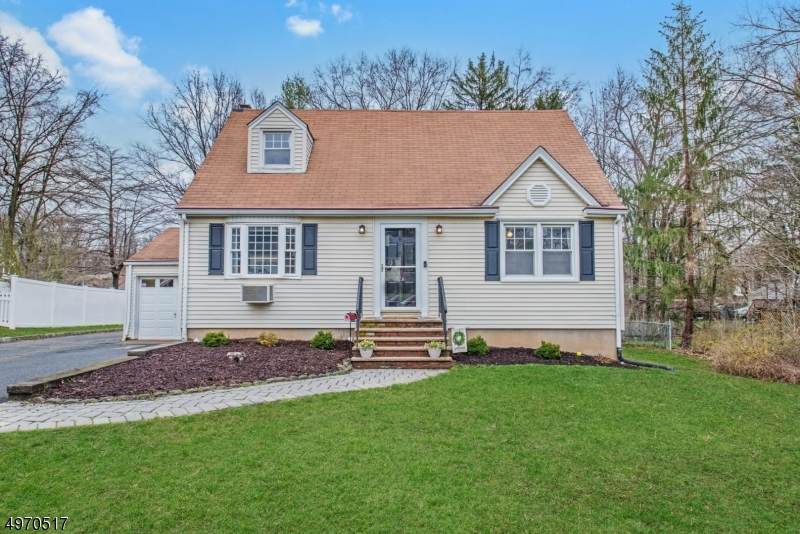 6 Woodcrest Rd - Photo 1
