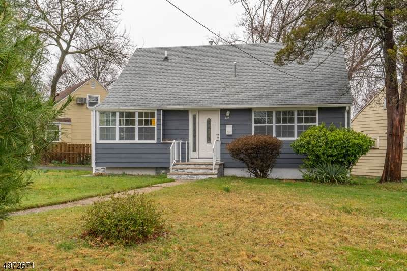 735 Franklin Ter - Photo 1