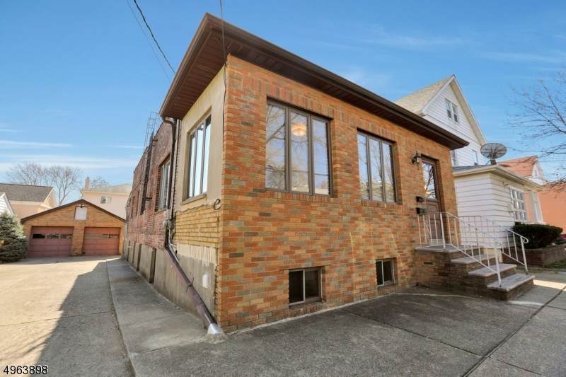 124 Westminster Pl - Photo 1