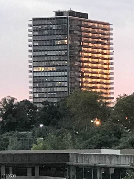 6050 Blvd East 5G - Photo 1
