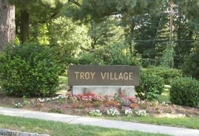 15 Troy Dr - Photo 1