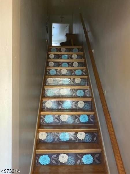 578 5th St - Photo 1