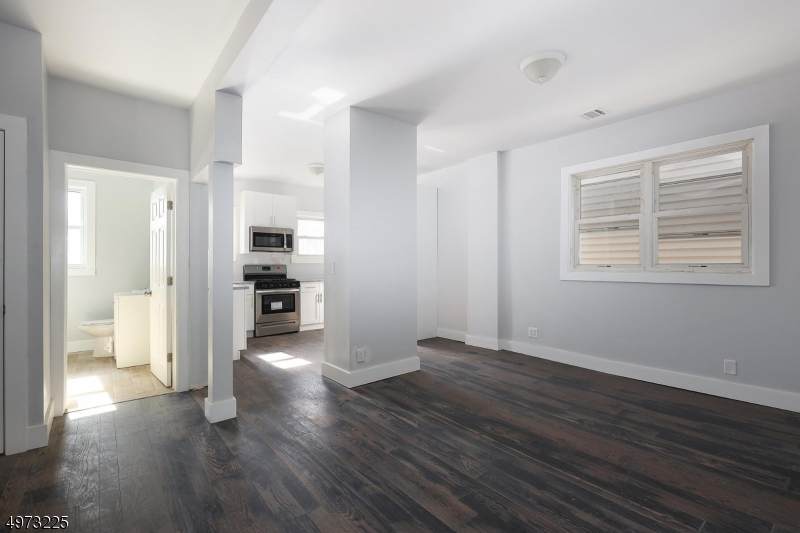 83 Winfield Ave - Photo 1