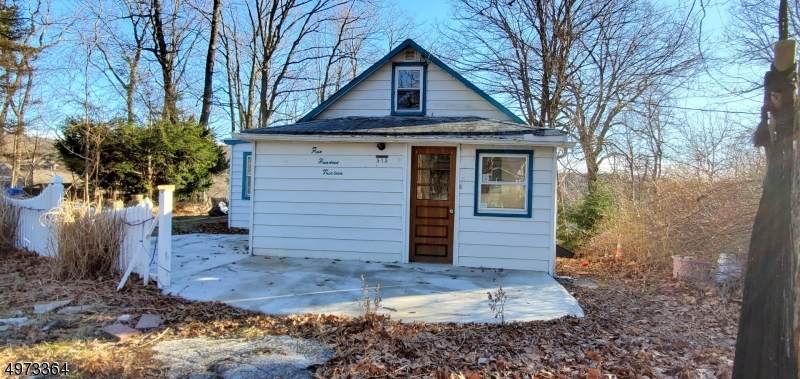 513 Lakeshore Dr - Photo 1