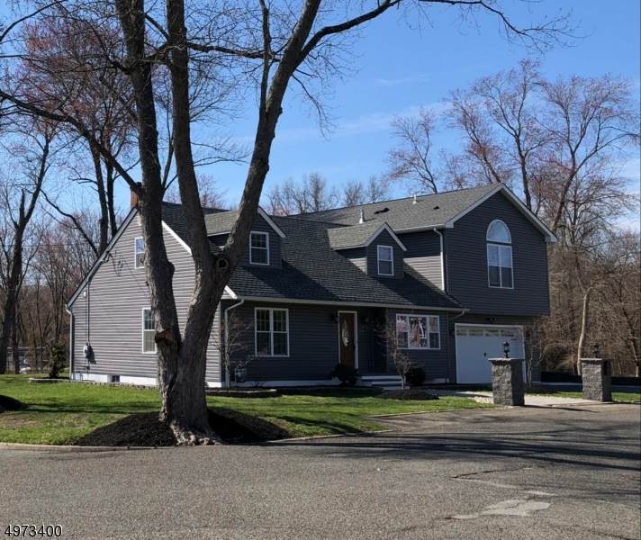 11 Dupont Ter - Photo 1