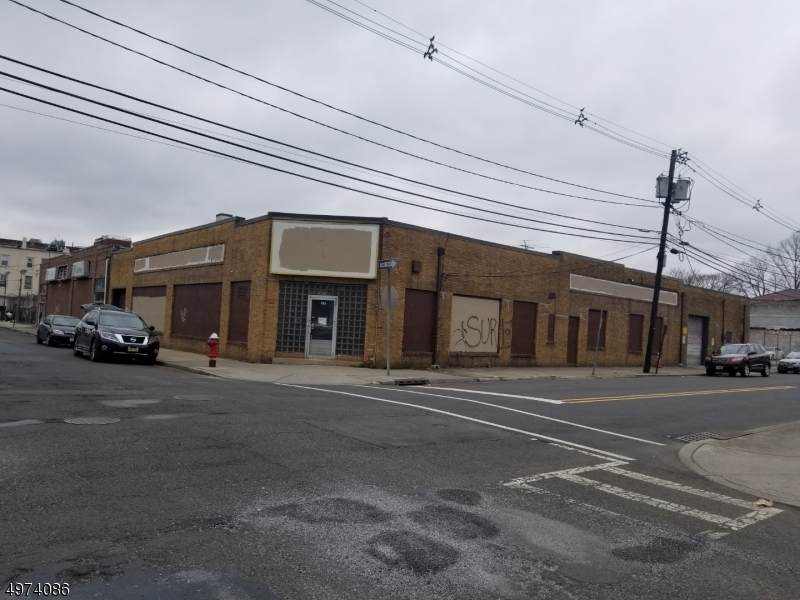 123 E 5Th St - Photo 1
