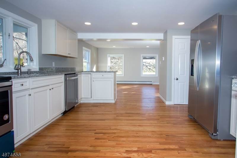 190 Main St - Photo 1
