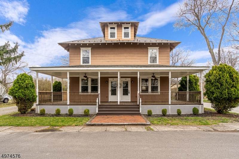 31 Walnut St - Photo 1