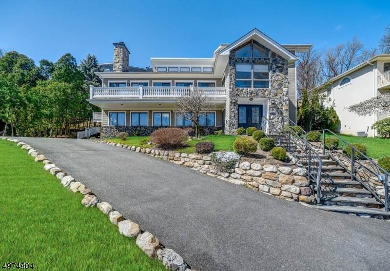 1004 Sunny Slope Dr - Photo 1
