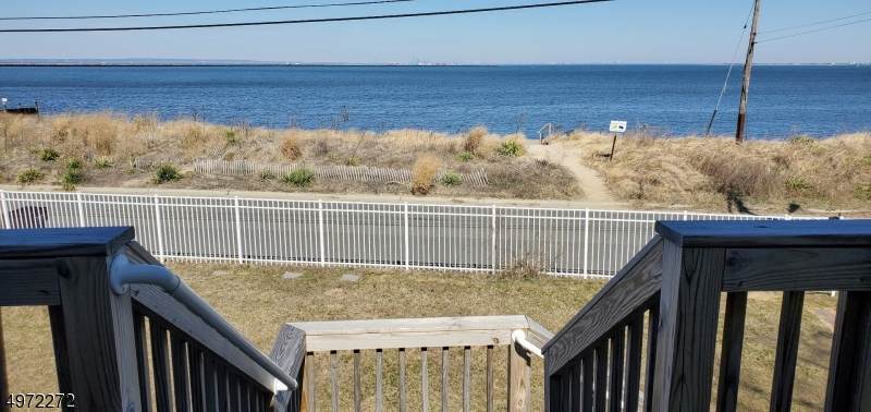 216 Beach Ave - Photo 1