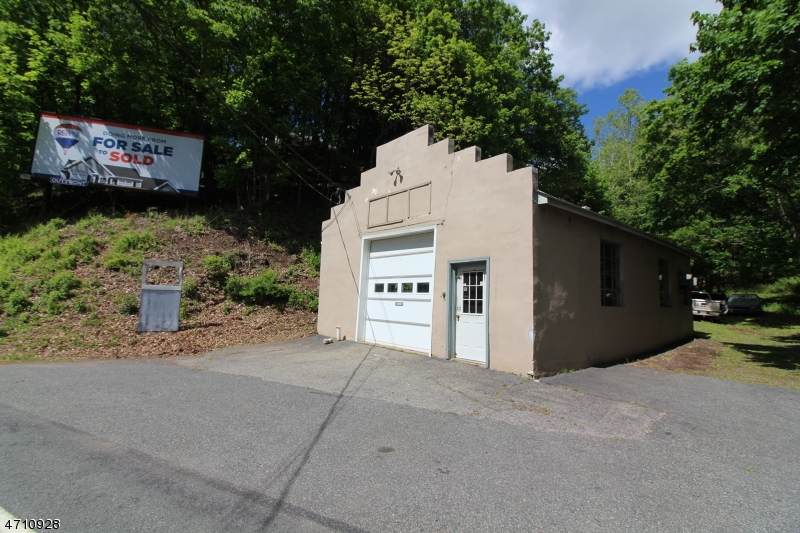 187 Frenchtown Rd - Photo 1