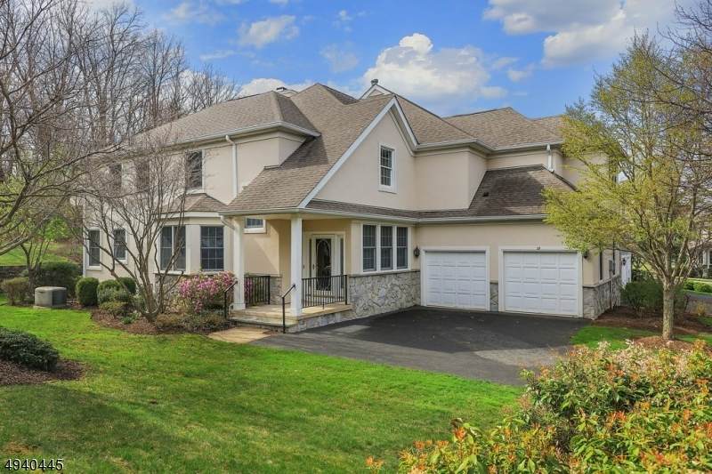 29 Amherst Dr - Photo 1 29 Amherst Dr - Photo 1