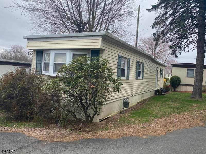 195 W Main St - Photo 1