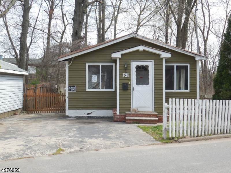 196 Fayette Ave - Photo 1
