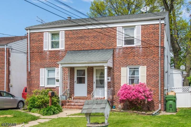 1004 Walnut St - Photo 1