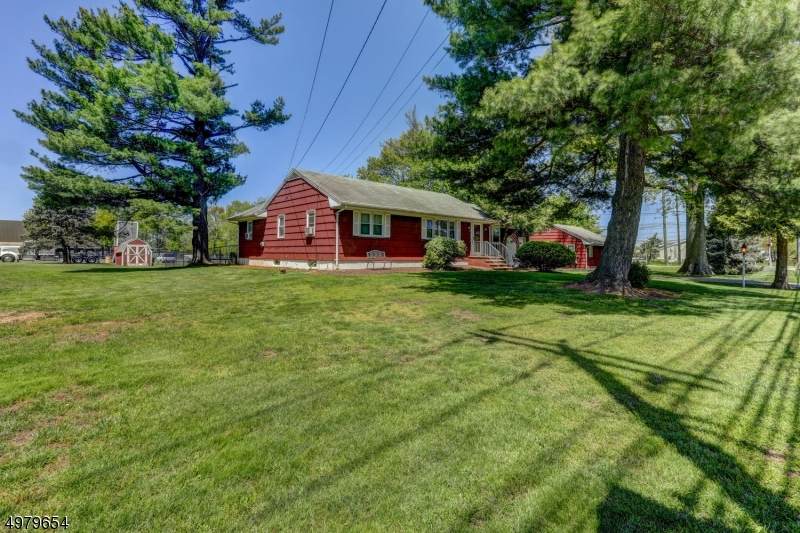 209 Pierce St - Photo 1