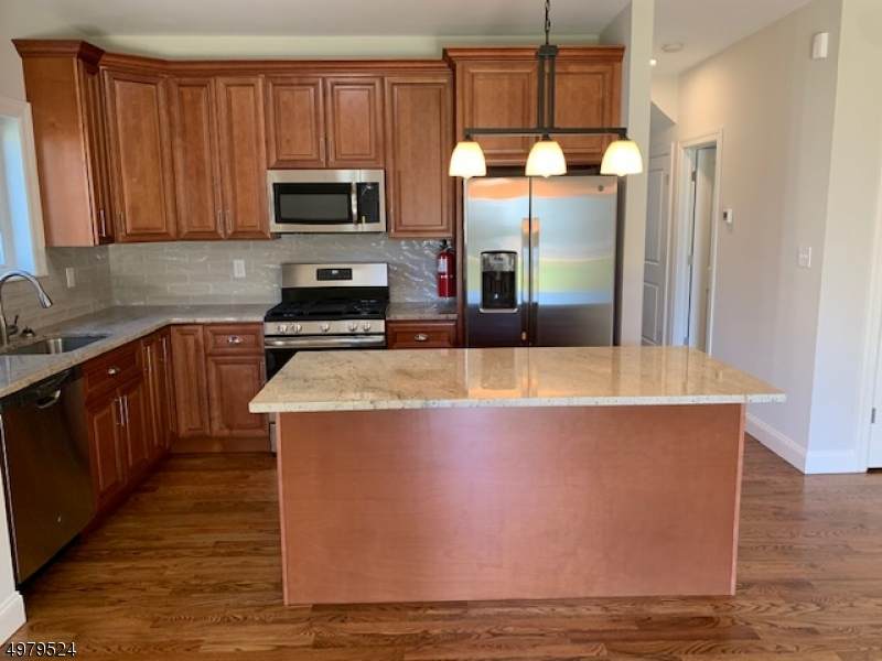 40 Searing St - Photo 1